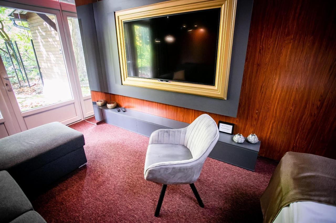 Motel1- A Megfizetheto Luxus! Дуноуйварош Екстер'єр фото
