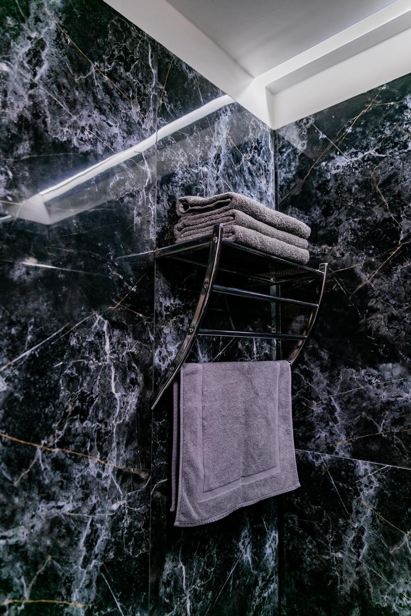 Motel1- A Megfizetheto Luxus! Дуноуйварош Екстер'єр фото