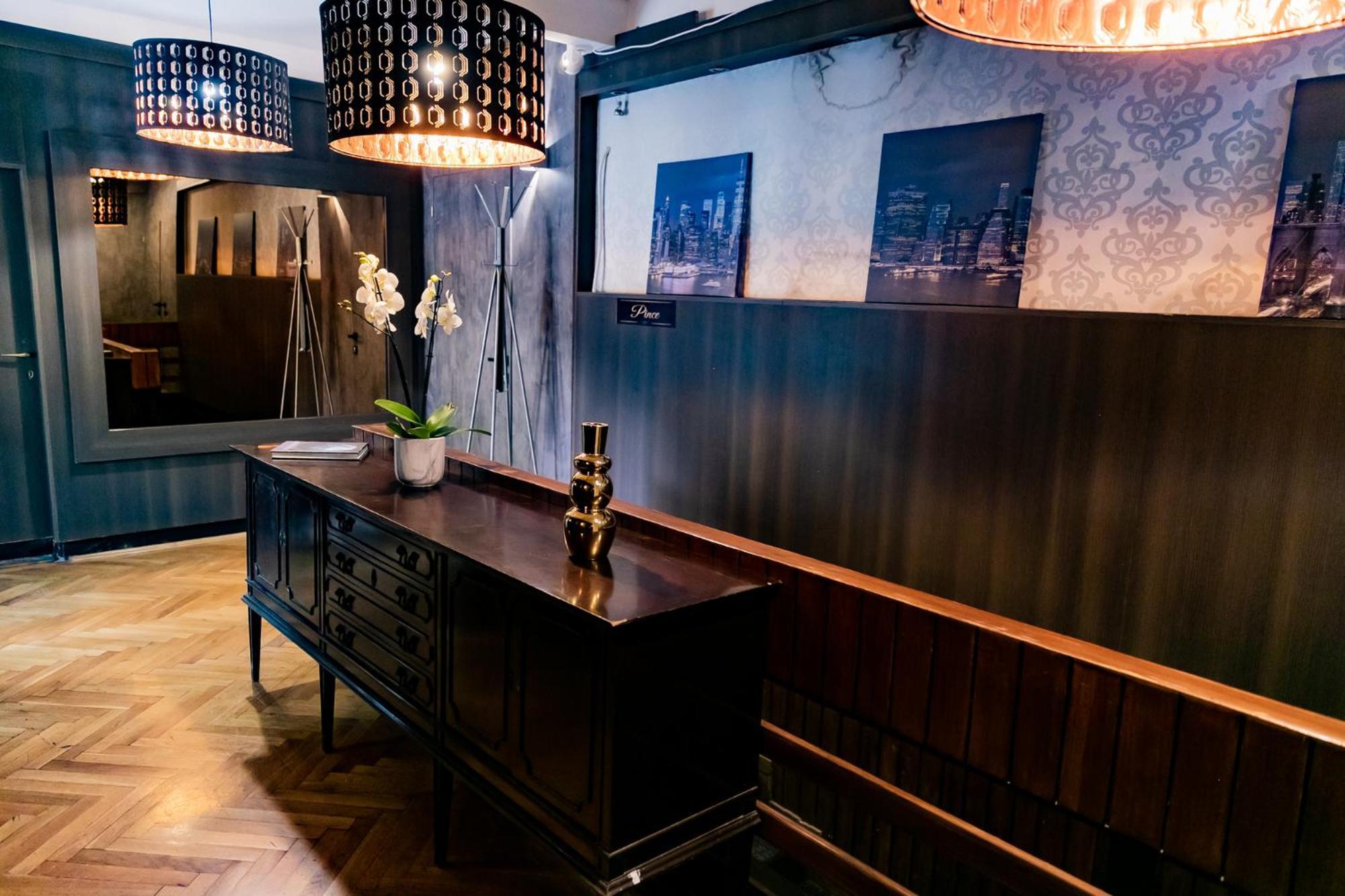 Motel1- A Megfizetheto Luxus! Дуноуйварош Екстер'єр фото