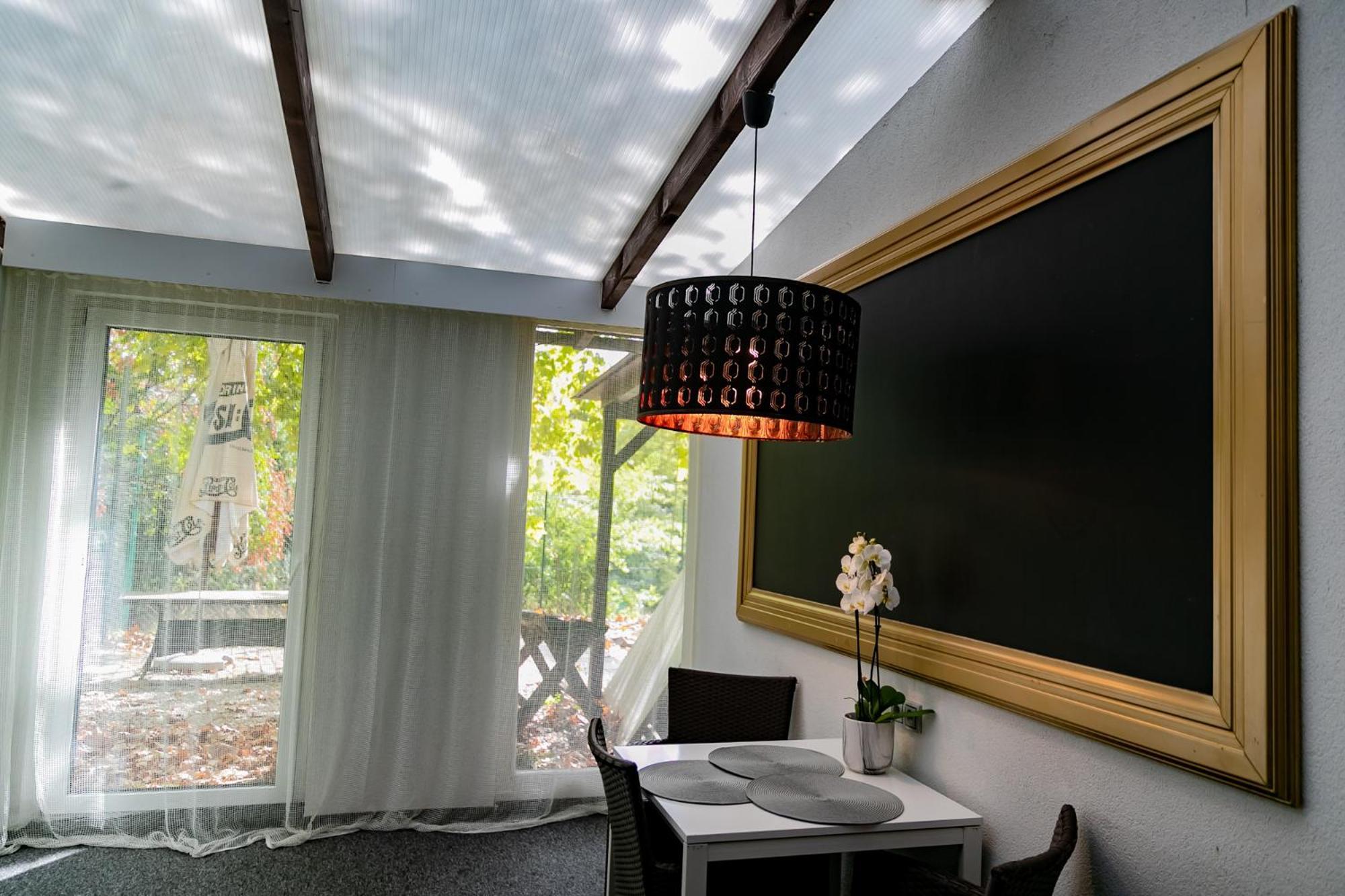 Motel1- A Megfizetheto Luxus! Дуноуйварош Екстер'єр фото