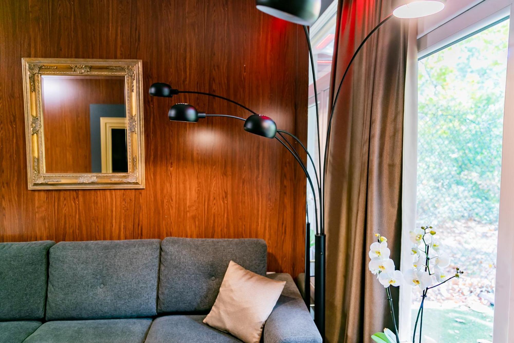 Motel1- A Megfizetheto Luxus! Дуноуйварош Екстер'єр фото