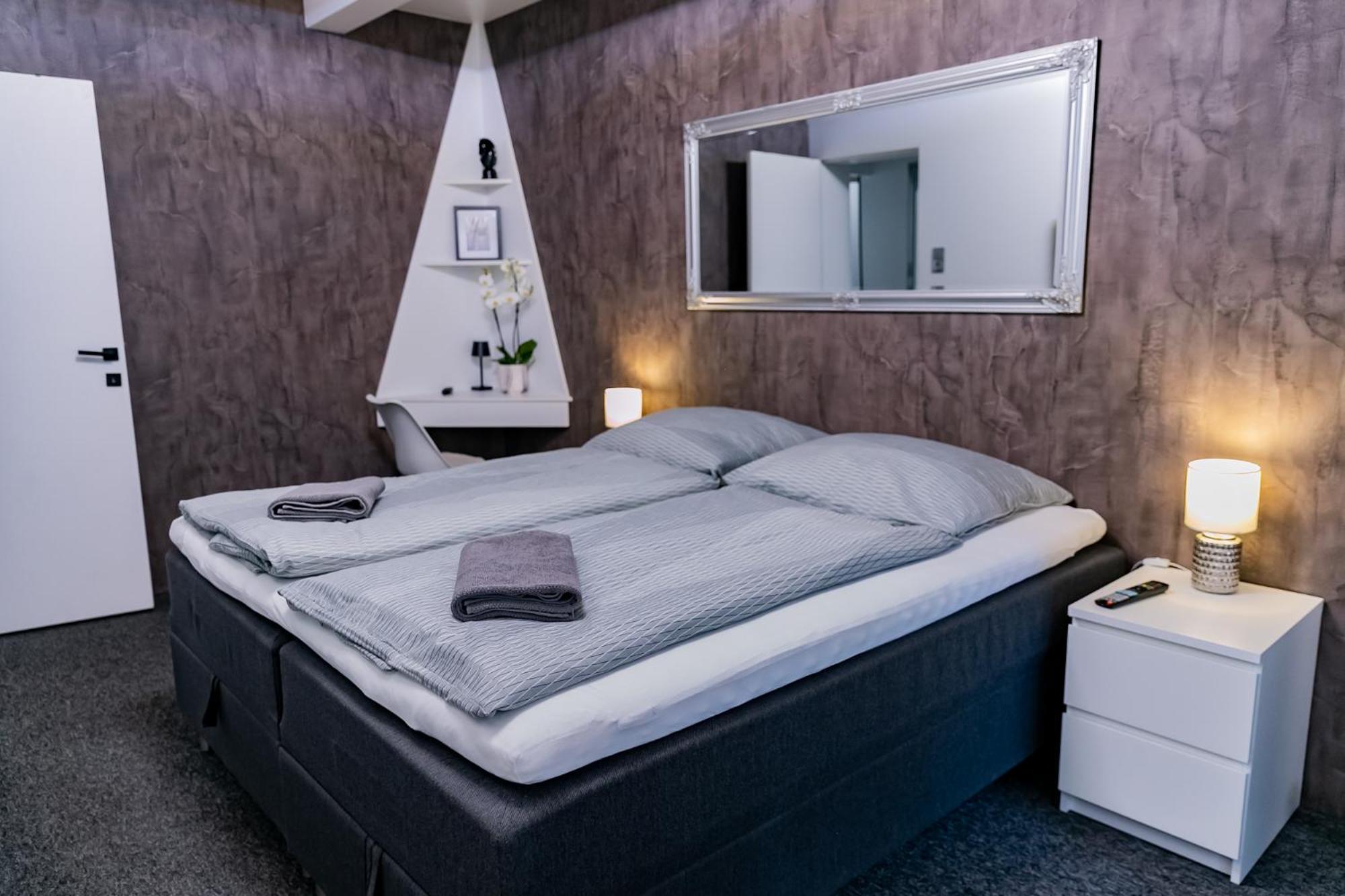 Motel1- A Megfizetheto Luxus! Дуноуйварош Екстер'єр фото