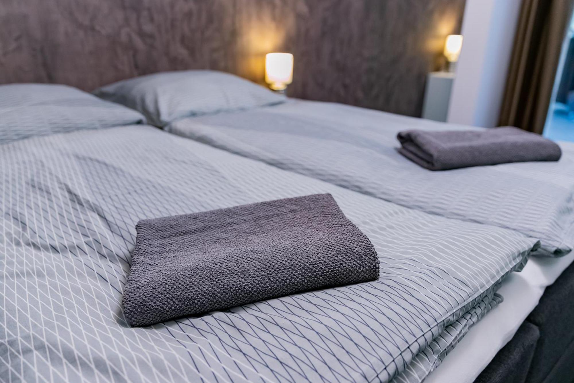 Motel1- A Megfizetheto Luxus! Дуноуйварош Екстер'єр фото