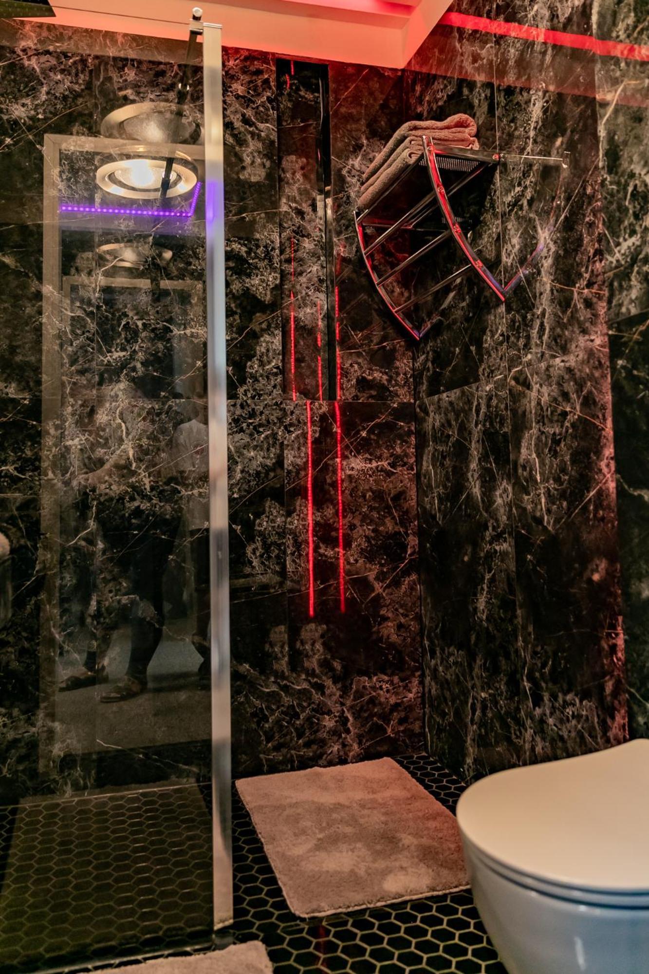 Motel1- A Megfizetheto Luxus! Дуноуйварош Екстер'єр фото
